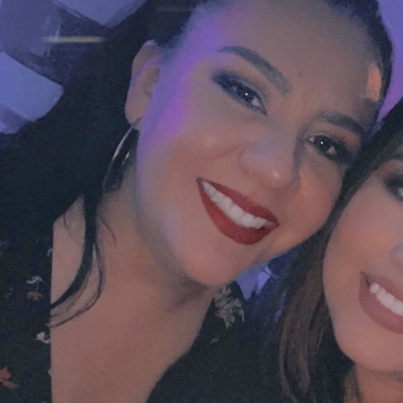 Meet your Posher, Jazmin - Picture 1 of 1